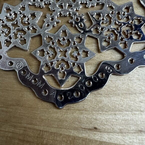Vintage MMA 2003 Metropolitan Museum of Art MMA Silver Plated Snowflake Ornament - Picture 3 of 4